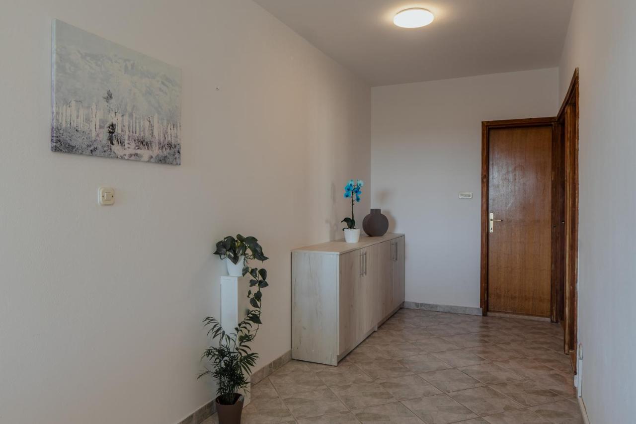 Apartmani Jaman فرسي الغرفة الصورة