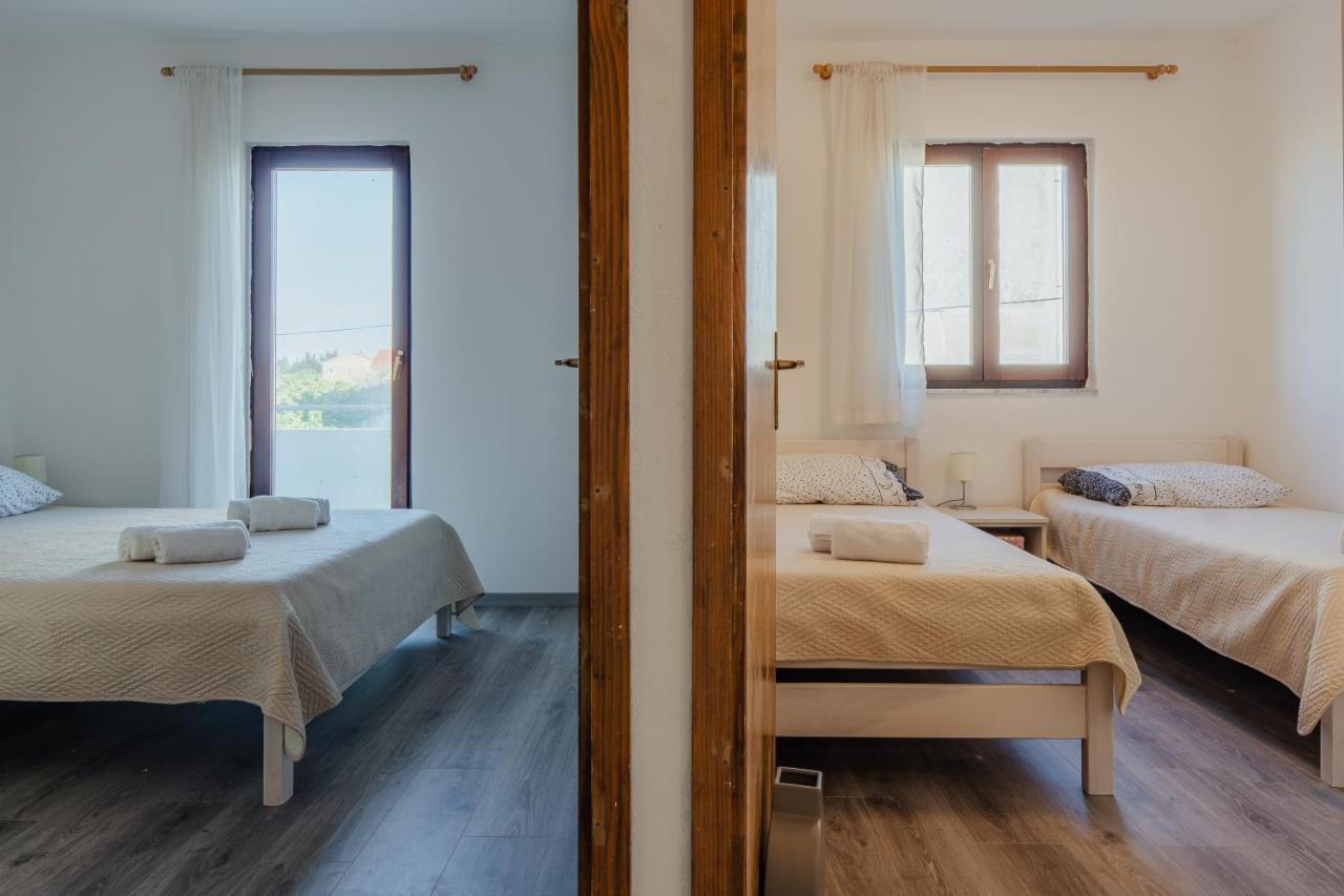 Apartmani Jaman فرسي الغرفة الصورة