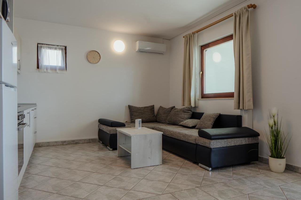 Apartmani Jaman فرسي المظهر الخارجي الصورة