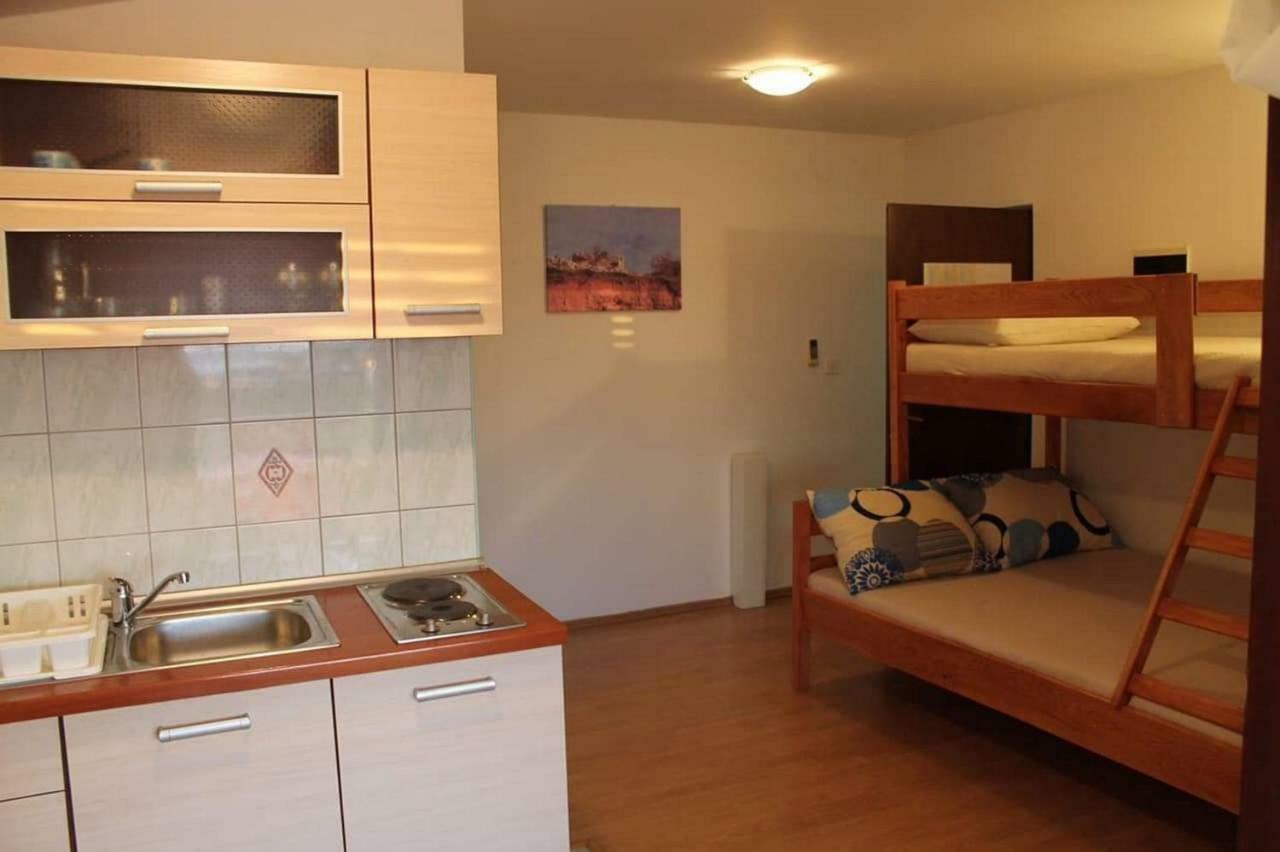 Apartmani Jaman فرسي المظهر الخارجي الصورة
